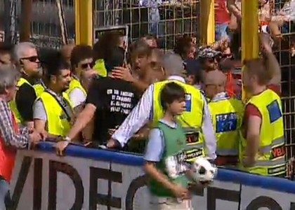 Vicenza-Empoli: invasione ultras, partita sospesa. Video