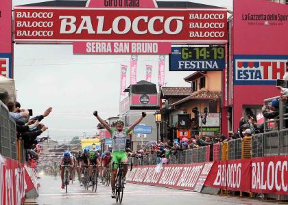 Giro d'Italia 2013, 4a tappa: Battaglin sotto il diluvio