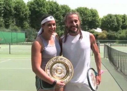 Bartoli, la regina di Wimbledon sfida il dj Bob Sinclair. Video