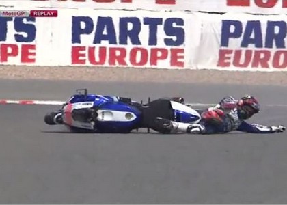 MotoGP, Germania: Lorenzo cade ancora, spalla ko. Foto