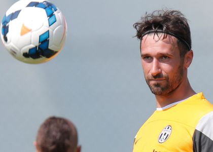 Juventus, Vucinic faccia a faccia con un tifoso