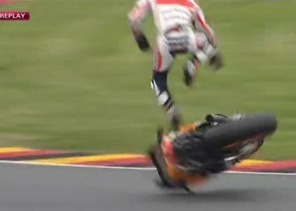 MotoGP, contatto Marquez-Pedrosa: Honda punita