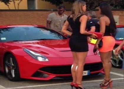 Milan: Balotelli alla festa di San Genesio. Foto