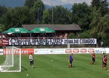 Roma, striscione contro Osvaldo: 