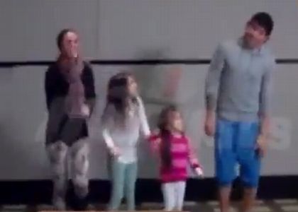 Tevez si scatena ballando con la famiglia. Video