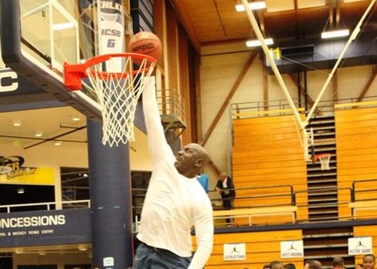 Michael Jordan schiaccia a 50 anni