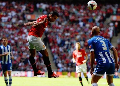 Grana United: Van Persie fuori un mese