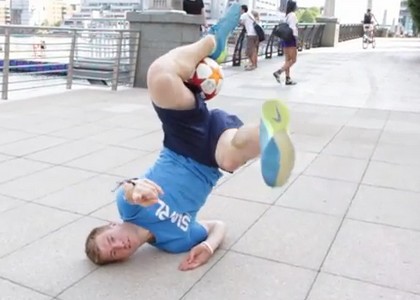 Andrew Henderson, il mago del freestyle. Video