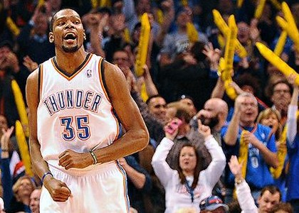 Nba, playoff: Durant tiene in vita i Thunder, sweep Cavs