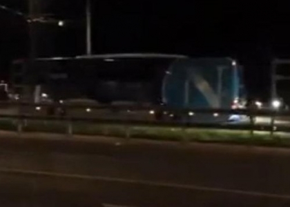 Napoli ko, i tifosi assaltano il pullman. Video