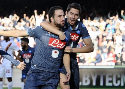 Serie A: Napoli-Genoa 2-1, gol e highlights. Video