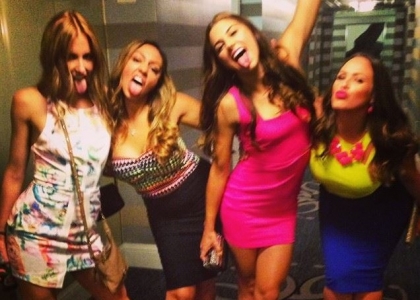 Calciatrice sexy, Alex Morgan: addio al nubilato in un night club. Video