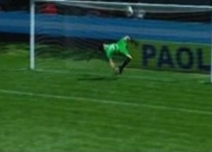 Portiere superstar: Cano para in rovesciata. Video