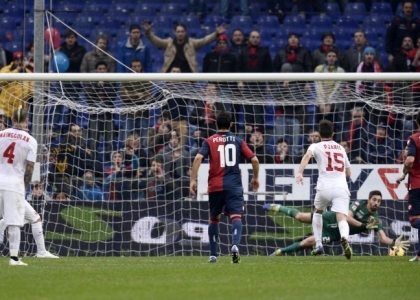 Genoa, favola Lamanna: esordio e rigore parato