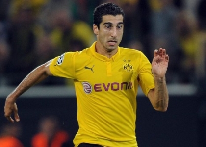 Manchester United, ora è ufficiale: ecco Mkhitaryan