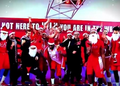 Un canestro d'auguri dall'Olimpia Milano. Video