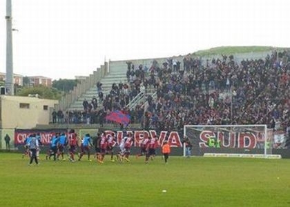 Serie B, Crotone-Livorno: formazioni, diretta, pagelle. Live