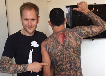 Juventus, Tevez: tatuaggio a tutta schiena. Foto