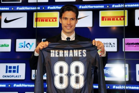 Hernanes si presenta: 