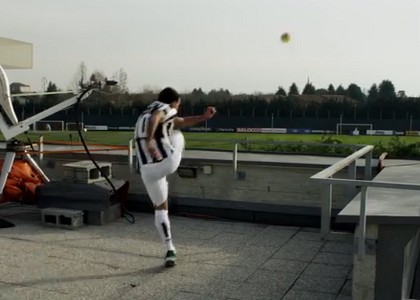 Juventus: Tevez, gol da 10 milioni. Video
