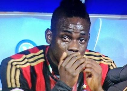 Milan: Seedorf lo cambia, Balotelli in lacrime