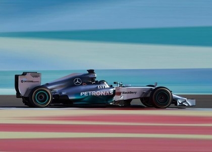 F1, Gp Abu Dhabi: seconde libere a Hamilton, guai per Alonso