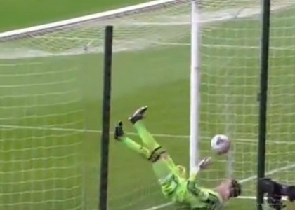 Manchester United, Rooney: gol da centrocampo. Video