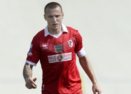 Serie B, Bari-Avellino 2-1: De Luca rilancia i pugliesi