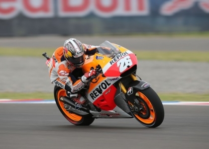 MotoGP, Catalogna: cade Marquez, la pole è di Pedrosa