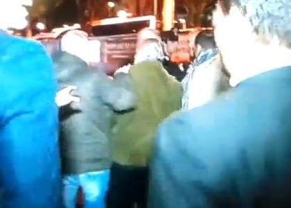 Napoli: De Laurentiis aggredisce un tifoso. Video