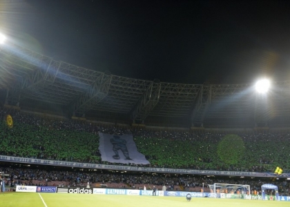 Napoli, pena dimezzata: San Paolo chiuso solo col Verona