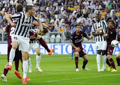 Serie A: Llorente stende il Livorno, la Juventus torna a +8