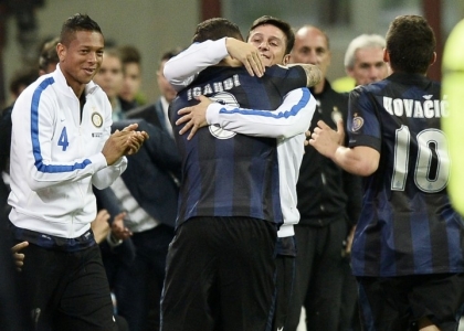 Serie A: l’Inter omaggia Zanetti, 4-1 alla Lazio