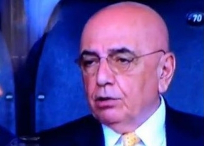 Milan, labiale di Galliani in tribuna: 
