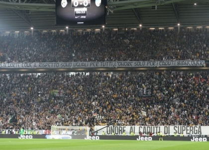Juventus, tragedia di Superga: curva Sud divisa. Foto