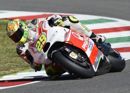 MotoGP, Aragona: Iannone show nelle prime libere, Rossi sesto