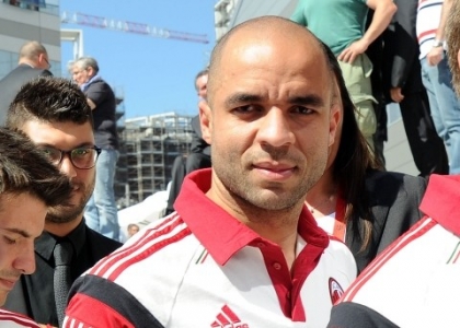 Milan, Alex si presenta: 