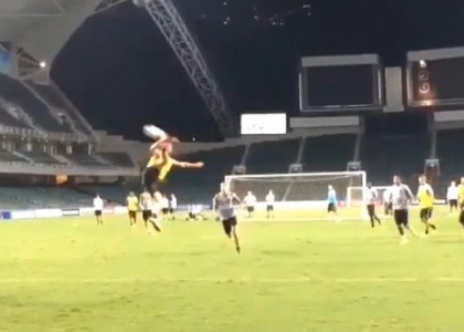 Psg: Ibrahimovic show, magia in allenamento. Video