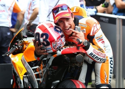 MotoGP, Gran Bretagna: decima pole per Marquez, Rossi sesto