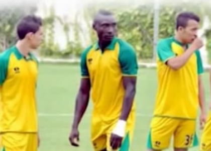 Tragedia in Algeria: pietra in campo, muore giocatore