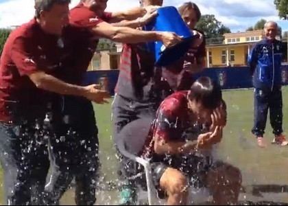 Conte, il suo Ice Bucket Challenge. Video