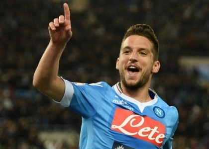 Europa League: super Mertens, il Napoli risorge