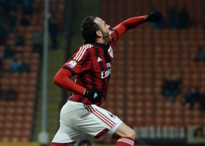 Milan: Pazzini tolto dal mercato, Destro si raffredda