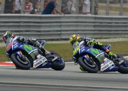 MotoGP, patente a punti: via la regola che penalizzò Rossi