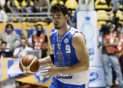 Basket, serie A: Sassari riparte, Varese travolta