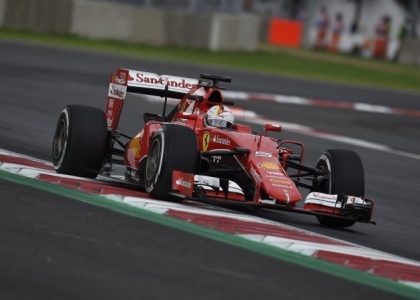 F1, test Barcellona: Vettel subito a razzo, Hamilton stacanovista