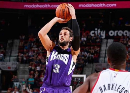 Nba: Belinelli c'è, Sacramento non ancora