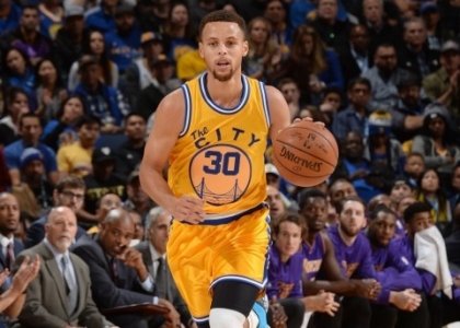 Nba: Curry e Warriors fanno festa, Westbrook show