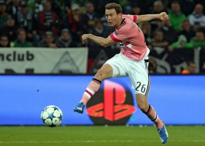 Lichtsteiner si riprende la Juventus: 