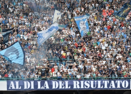 Napoli-Real Madrid, caos biglietti: server in tilt e lunghe file nei punti vendita